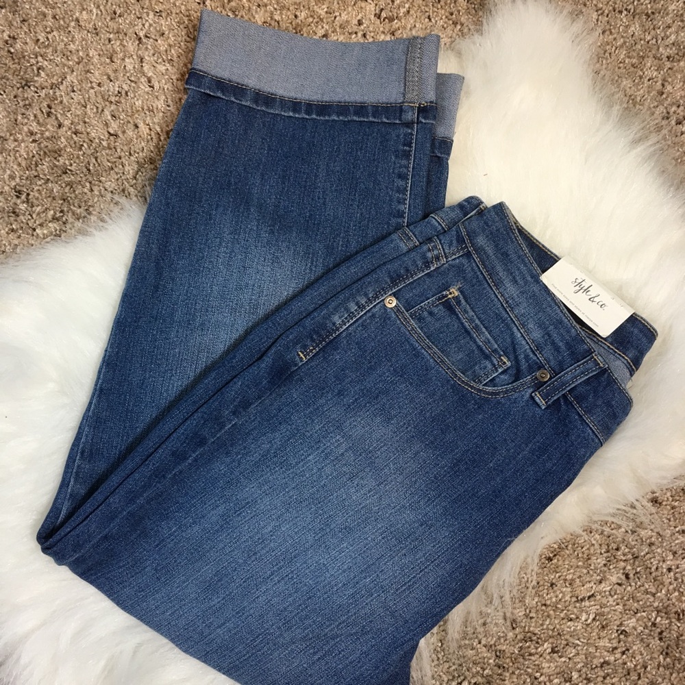 NWT Style & Co Curvy Capri, Waist Laying Flat 15